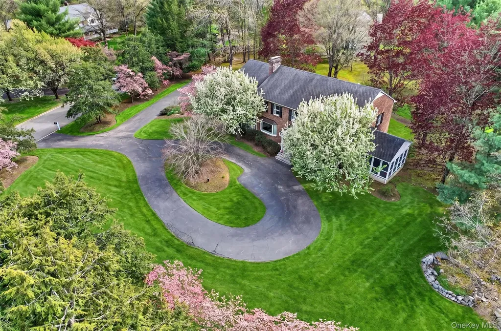 1 Vivian Place Montebello NY 10901