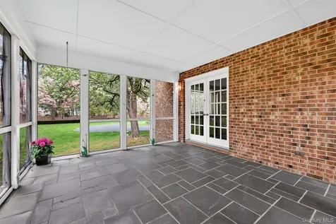 1 Vivian Place Montebello NY 10901