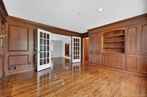 1 Vivian Place Montebello NY 10901