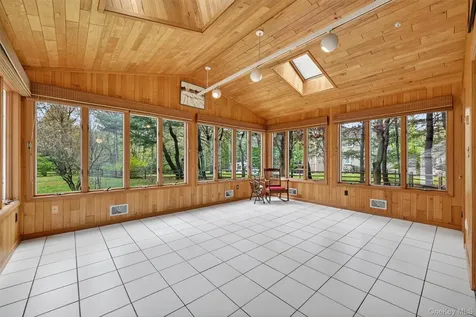 1 Vivian Place Montebello NY 10901