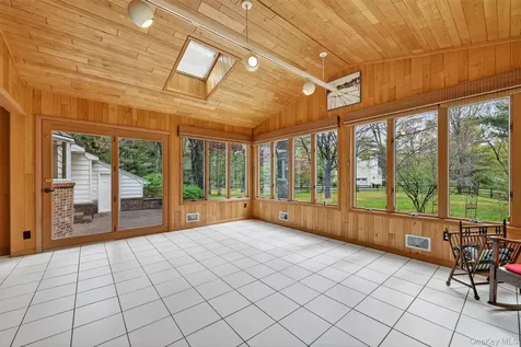 1 Vivian Place Montebello NY 10901