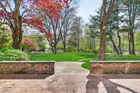 1 Vivian Place Montebello NY 10901