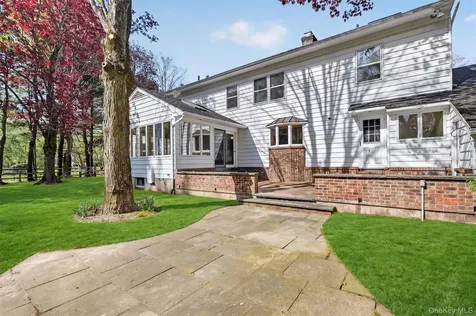 1 Vivian Place Montebello NY 10901