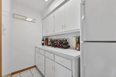 1 Vivian Place Montebello NY 10901