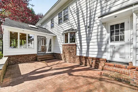1 Vivian Place Montebello NY 10901