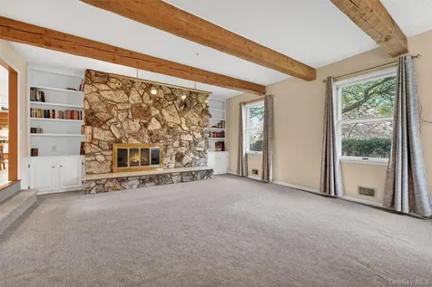 1 Vivian Place Montebello NY 10901