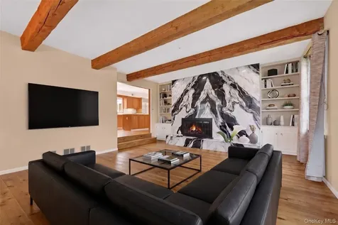 1 Vivian Place Montebello NY 10901