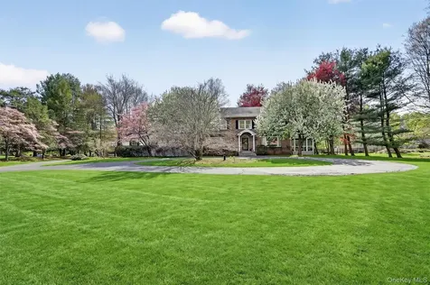 1 Vivian Place Montebello NY 10901