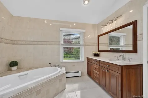 1 Vivian Place Montebello NY 10901
