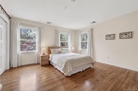 1 Vivian Place Montebello NY 10901