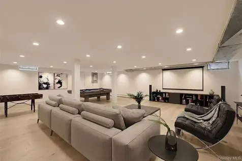 1 Vivian Place Montebello NY 10901