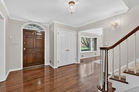 1 Vivian Place Montebello NY 10901