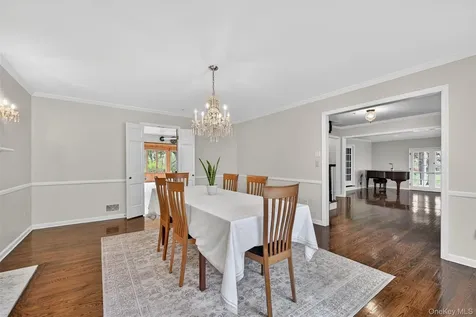 1 Vivian Place Montebello NY 10901
