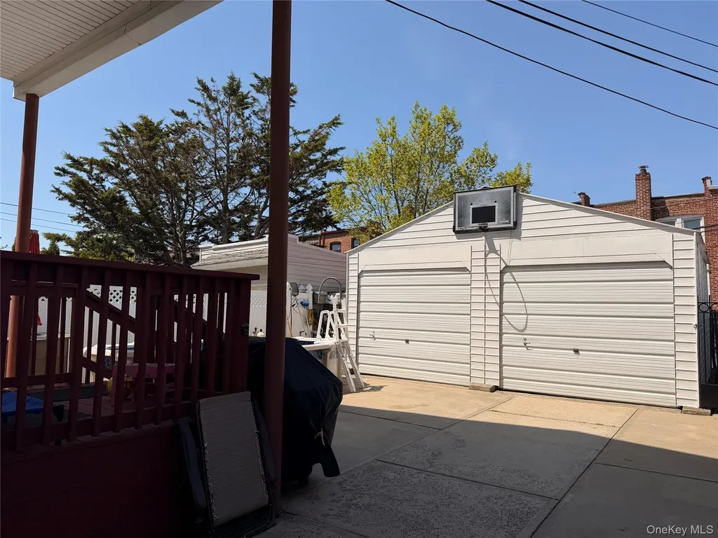 8835 75th Avenue Glendale NY 11385
