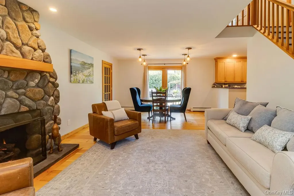 58 Cherry Lane Smithtown NY 11787