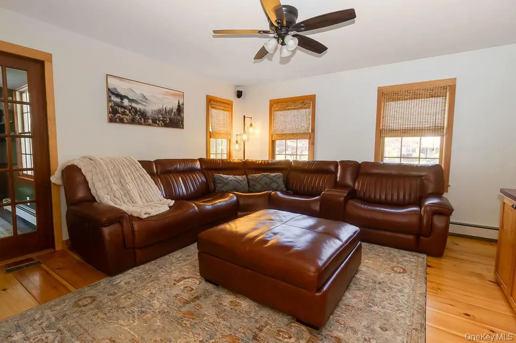 58 Cherry Lane Smithtown NY 11787