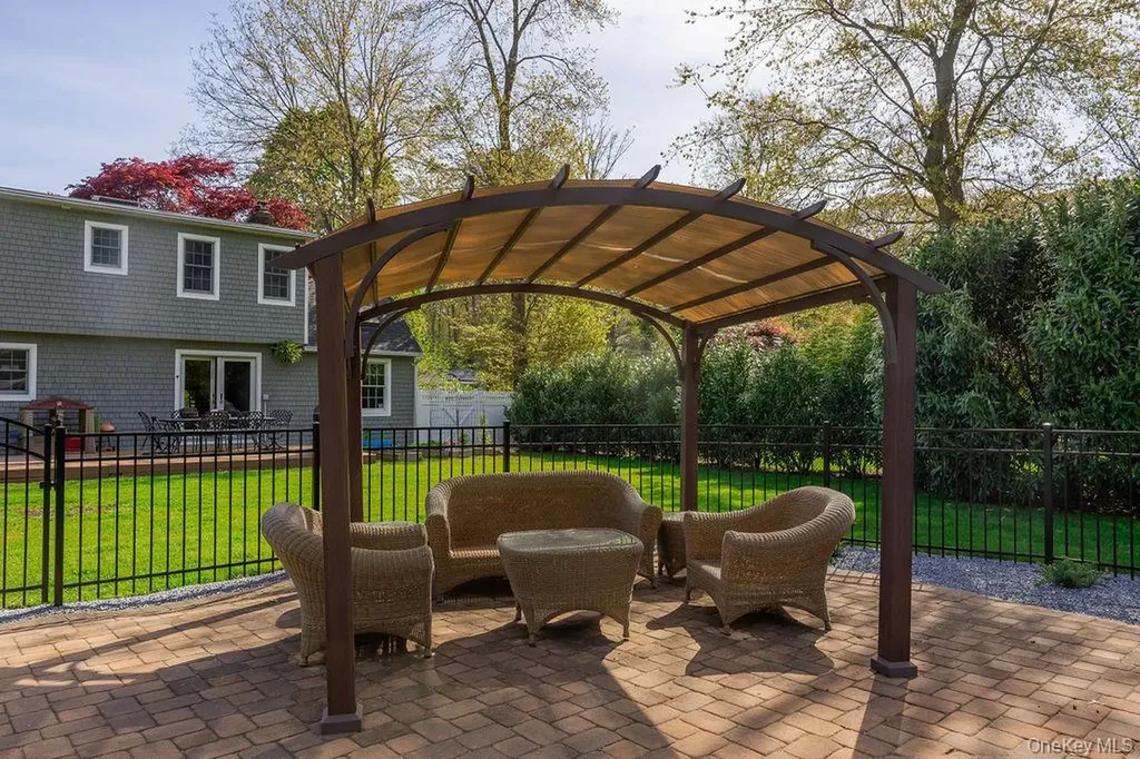 58 Cherry Lane Smithtown NY 11787