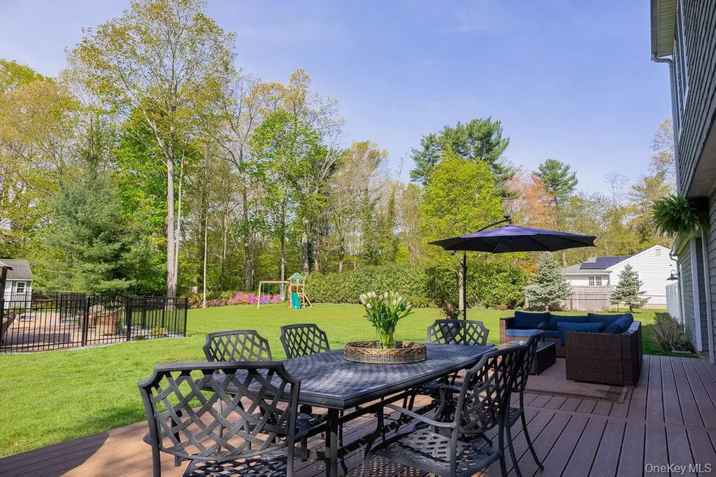 58 Cherry Lane Smithtown NY 11787