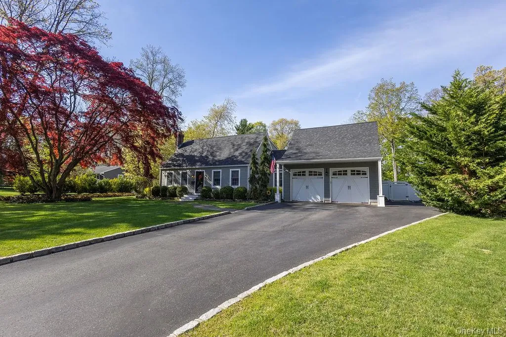 58 Cherry Lane Smithtown NY 11787