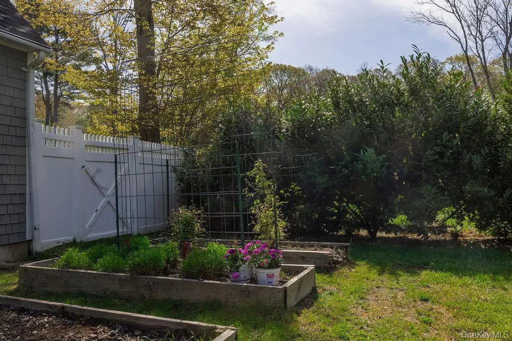 58 Cherry Lane Smithtown NY 11787