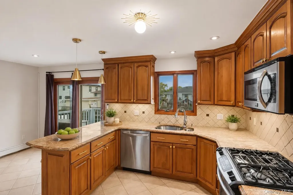 2756 Barbara Road Bellmore NY 11710