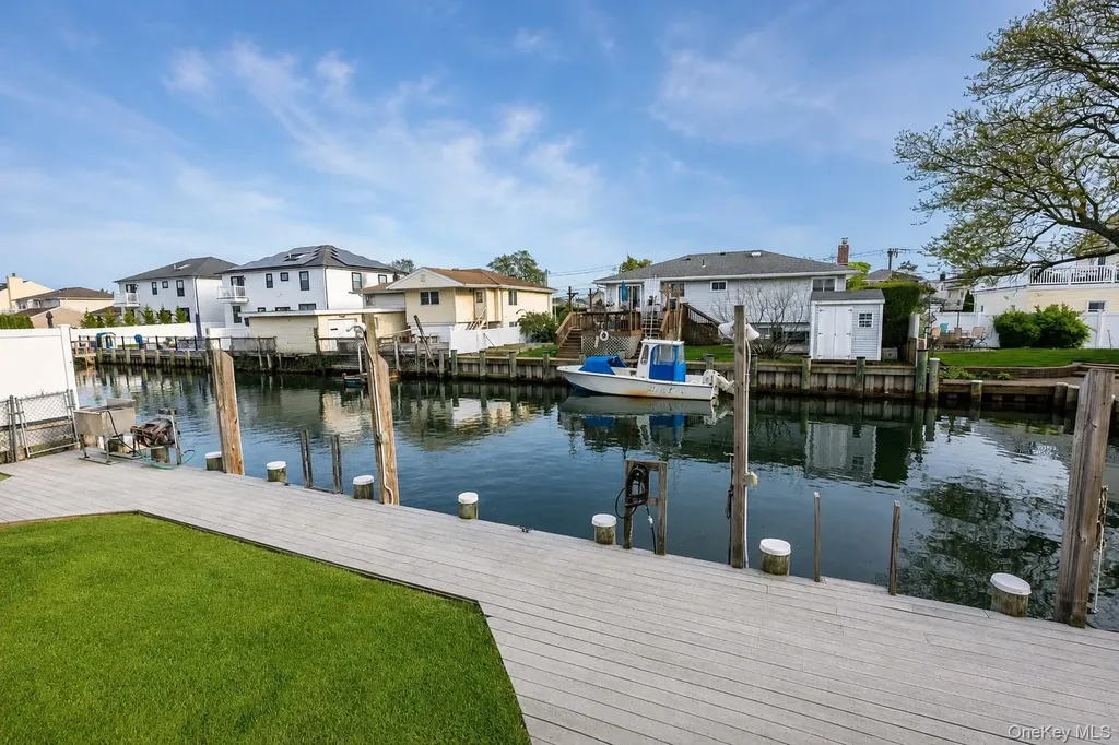 2756 Barbara Road Bellmore NY 11710
