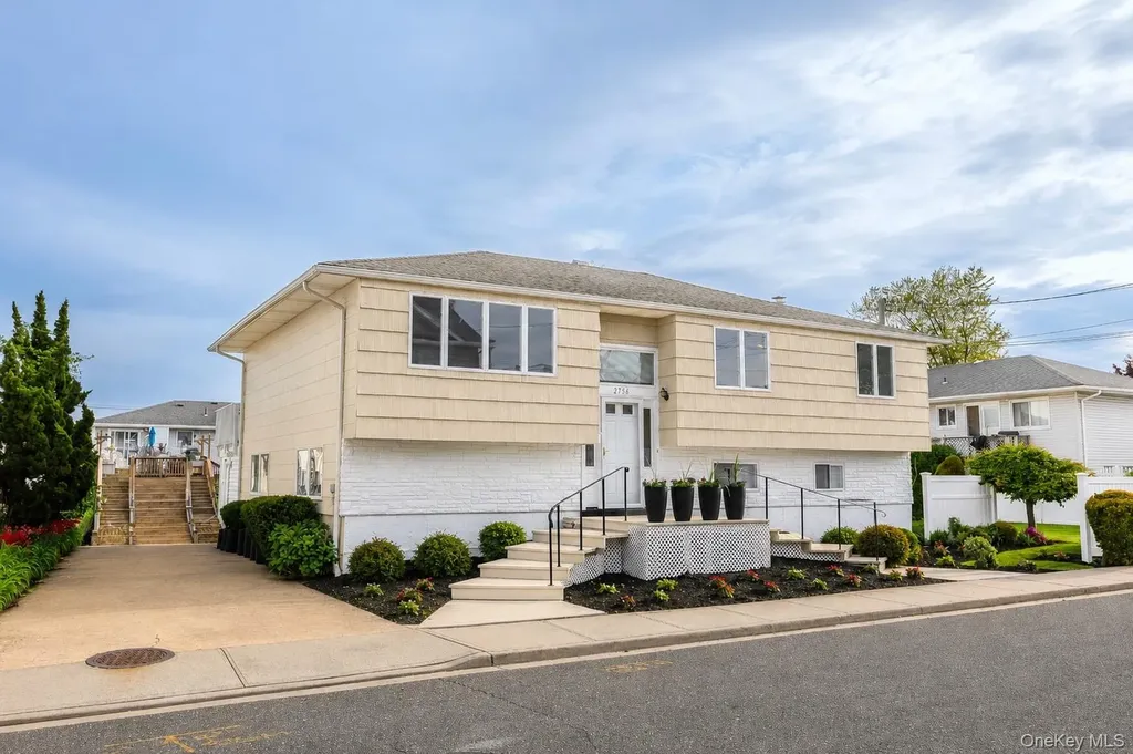 2756 Barbara Road Bellmore NY 11710