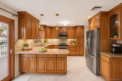 2756 Barbara Road Bellmore NY 11710