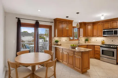 2756 Barbara Road Bellmore NY 11710