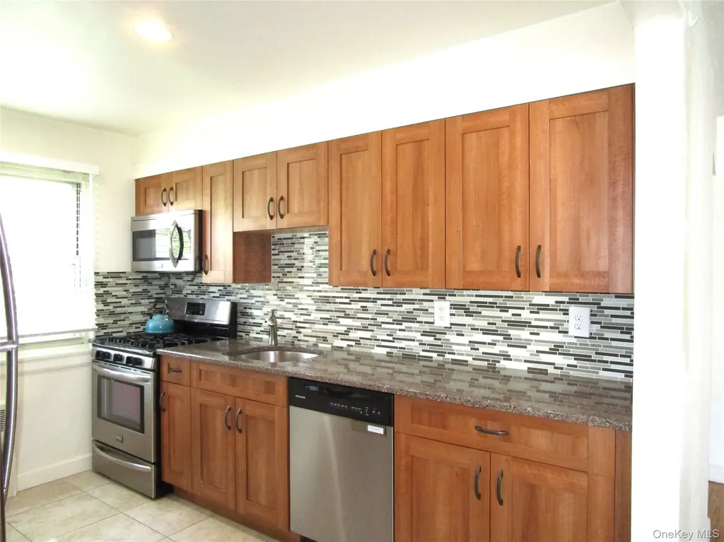 324 Post Avenue Westbury NY 11590
