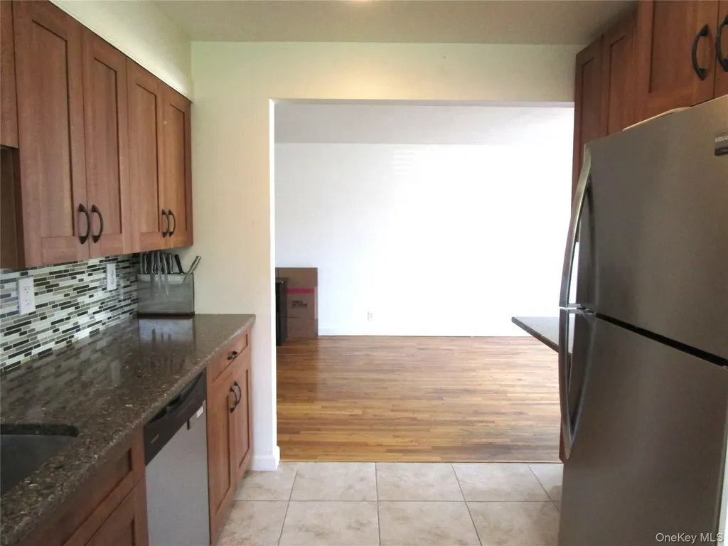 324 Post Avenue Westbury NY 11590