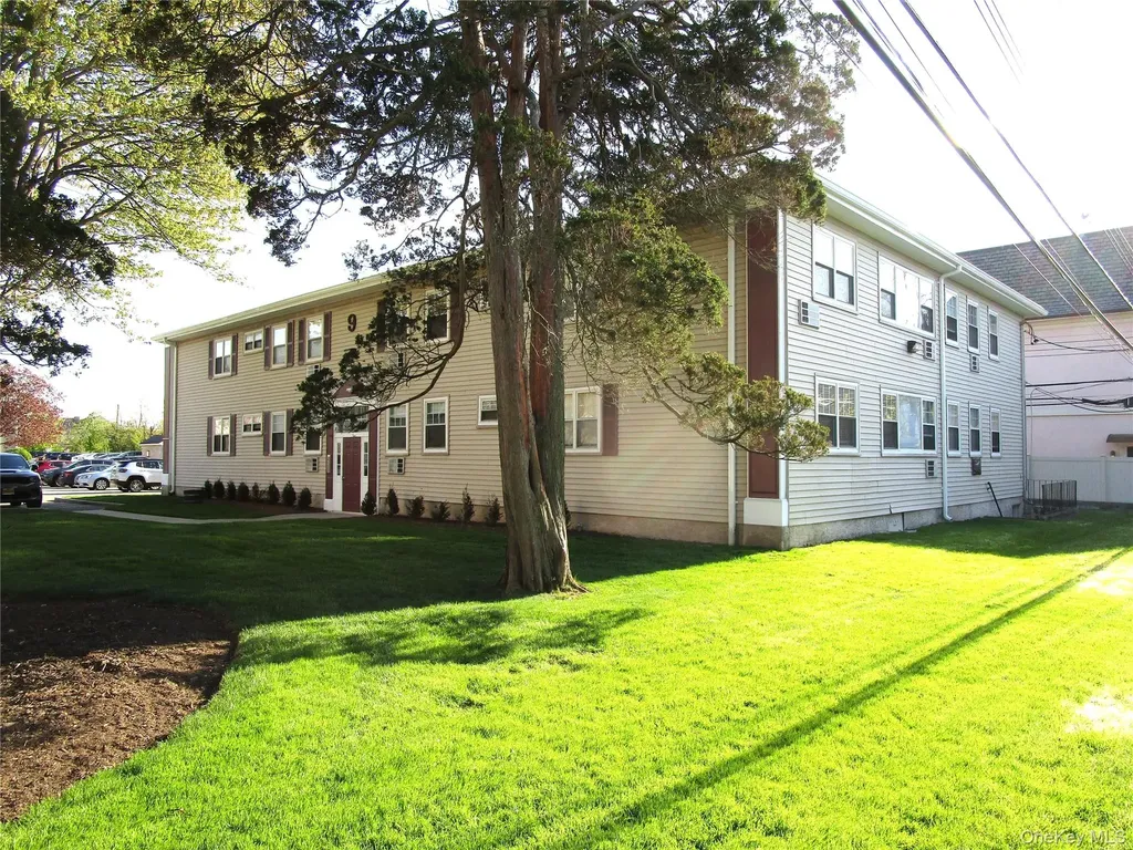 324 Post Avenue Westbury NY 11590