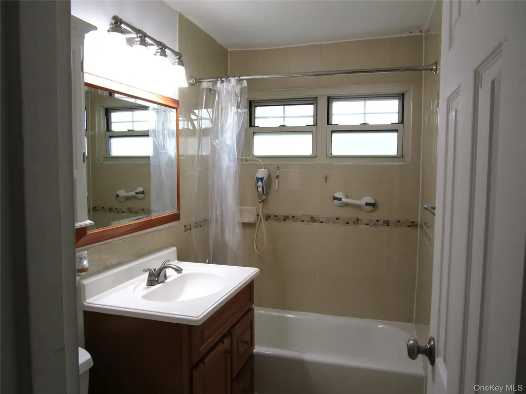 324 Post Avenue Westbury NY 11590
