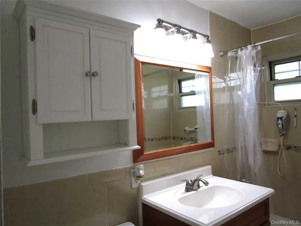 324 Post Avenue Westbury NY 11590