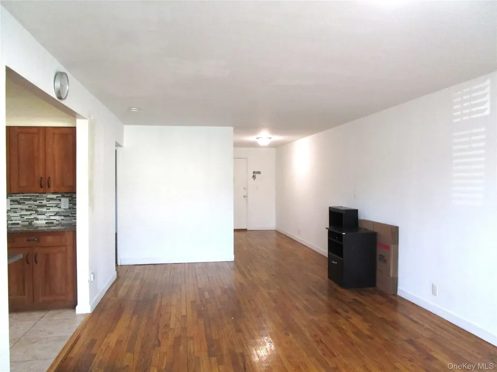 324 Post Avenue Westbury NY 11590