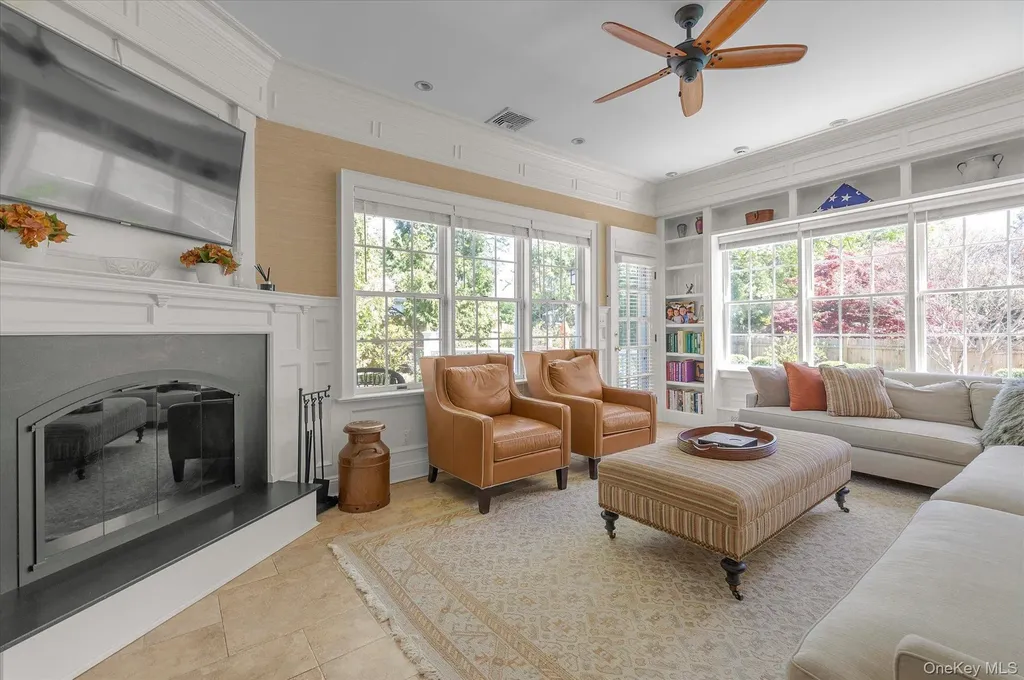 6 Maple Avenue Locust Valley NY 11560