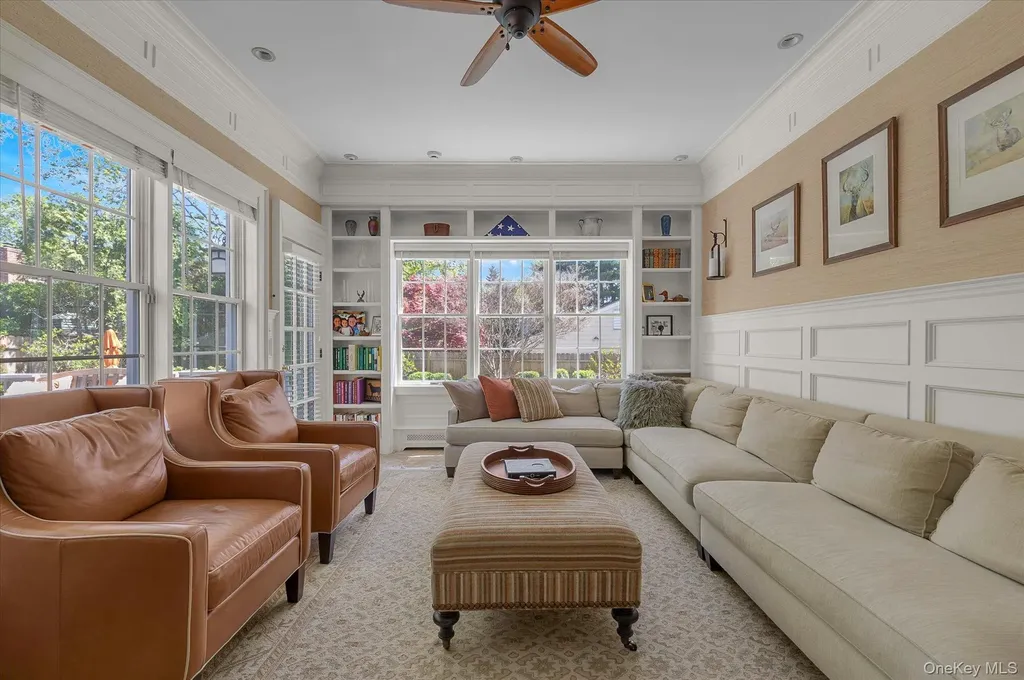 6 Maple Avenue Locust Valley NY 11560