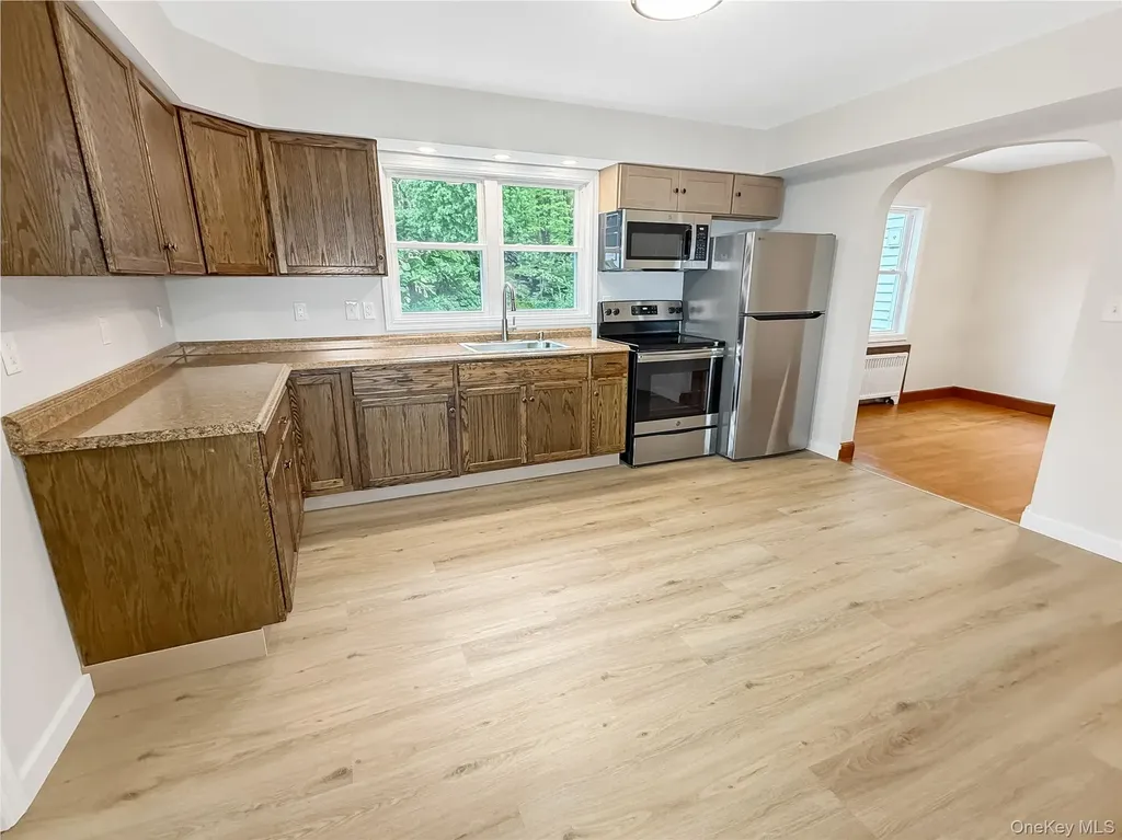 4332 Albany Post Road Hyde Park NY 12538