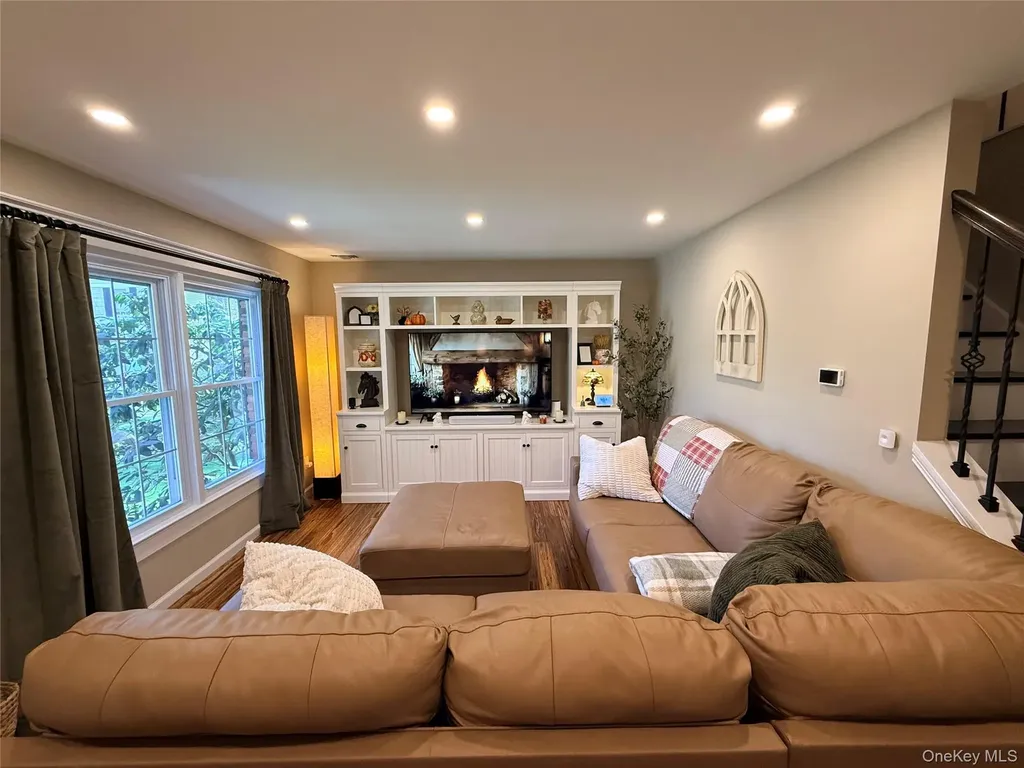 9 Penn Commons Yaphank NY 11980