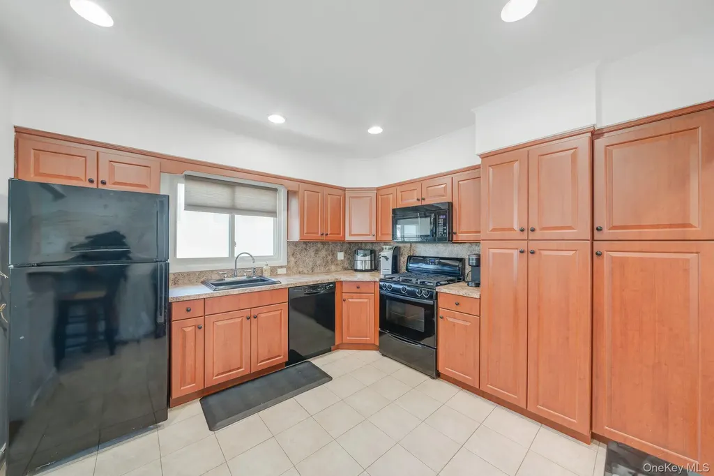 558 E Walnut Street Long Beach NY 11561