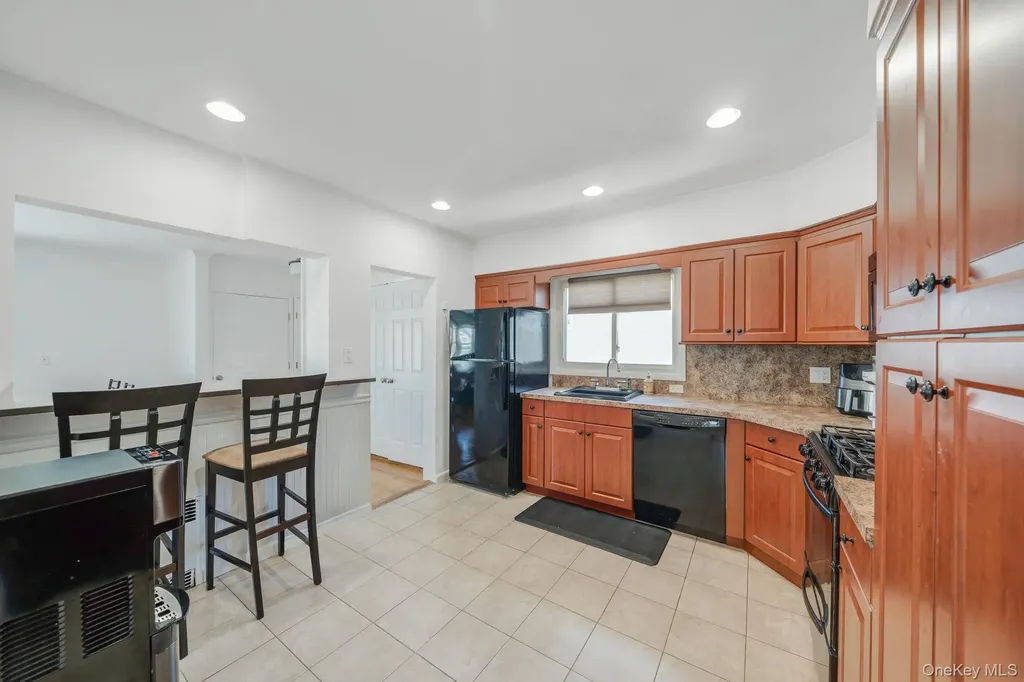 558 E Walnut Street Long Beach NY 11561