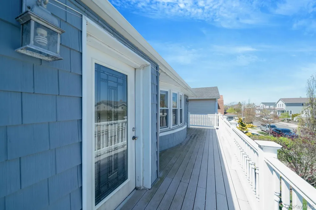 558 E Walnut Street Long Beach NY 11561