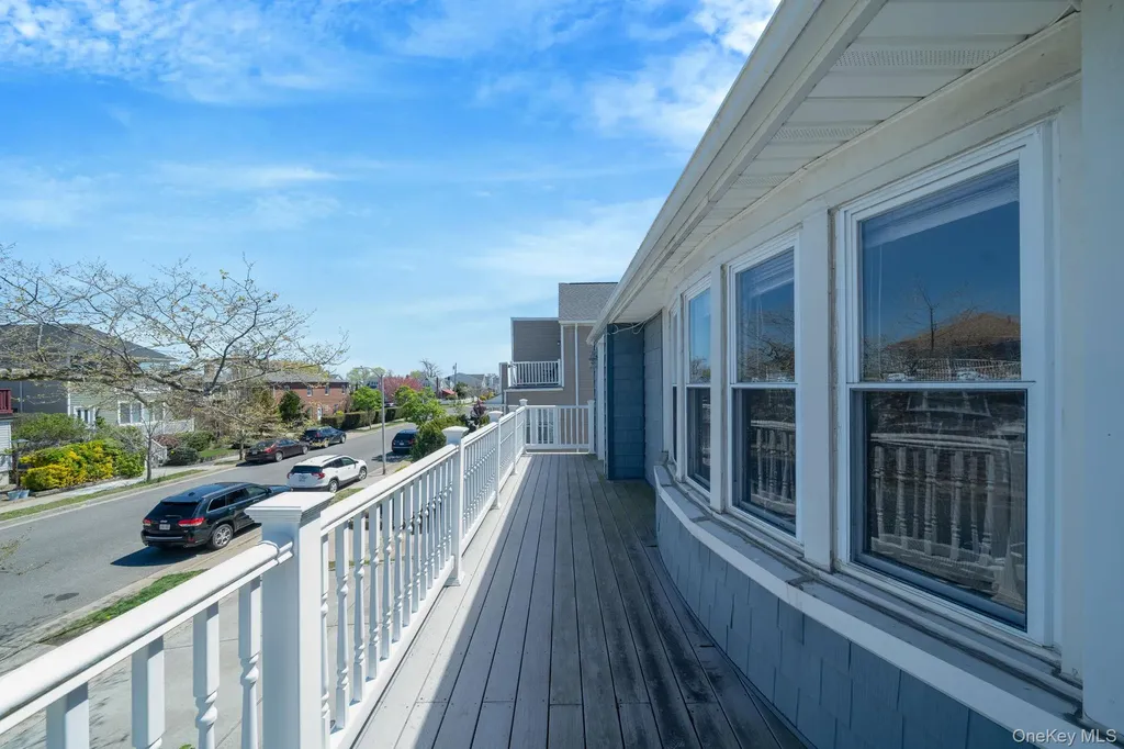 558 E Walnut Street Long Beach NY 11561