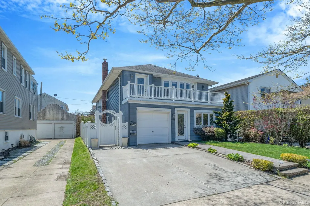 558 E Walnut Street Long Beach NY 11561