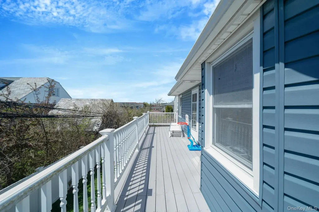 558 E Walnut Street Long Beach NY 11561