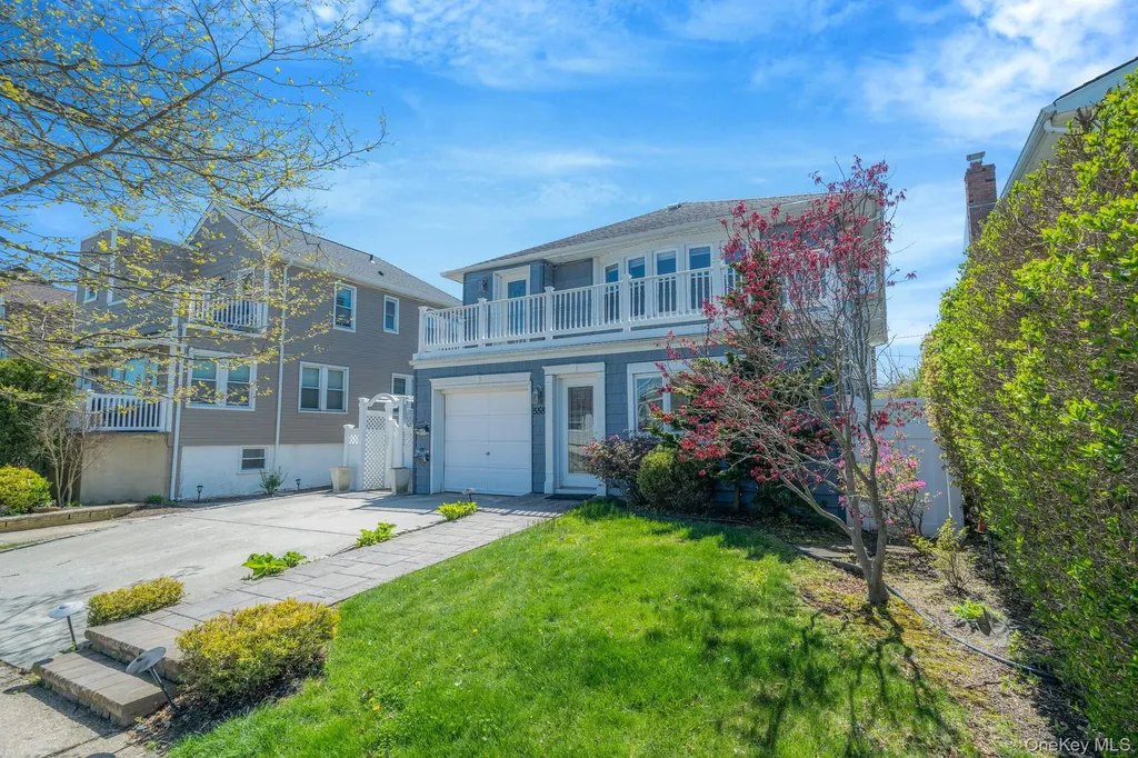 558 E Walnut Street Long Beach NY 11561