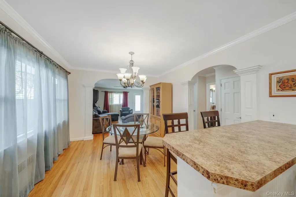 558 E Walnut Street Long Beach NY 11561