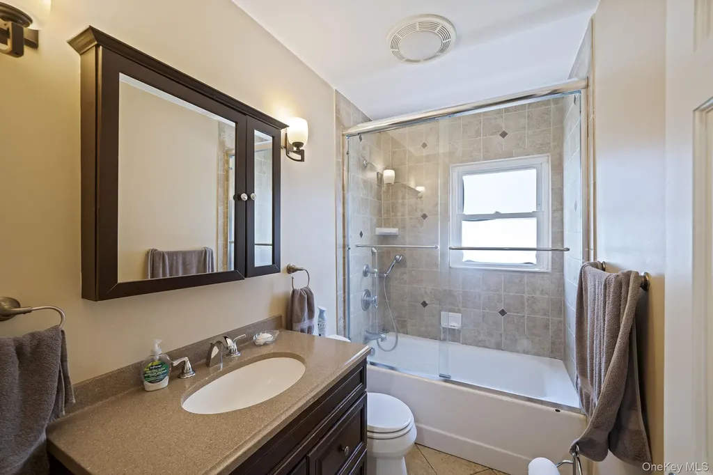 558 E Walnut Street Long Beach NY 11561