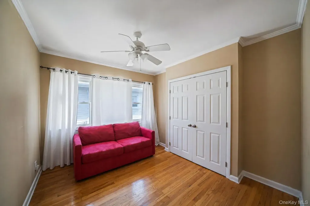 558 E Walnut Street Long Beach NY 11561