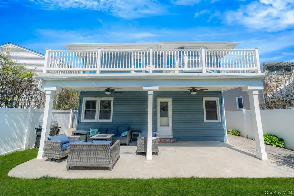 558 E Walnut Street Long Beach NY 11561